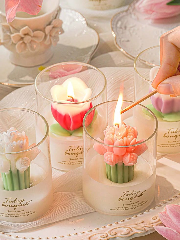 1pc Flower Scented Candle Gift Box, Tulip Shaped Decorative Candle For Atmosphere
